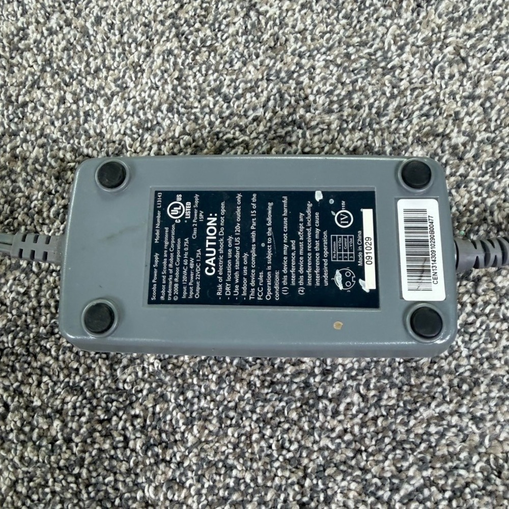 iRobot Scooba Floor Scrubbing Robot Bundle with Virtual Walls and Charger PARTS - Picture 12 of 16